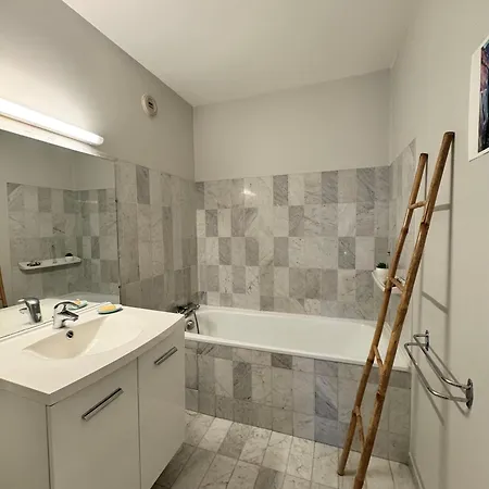 Appartement Le Nantais, Centre De Avec Garage Prive Rennes