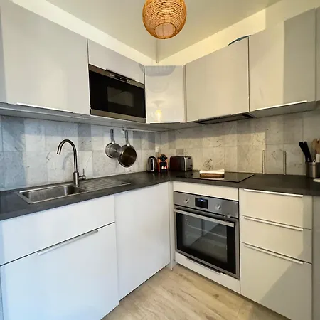Appartement Le Nantais, Centre De Avec Garage Prive *